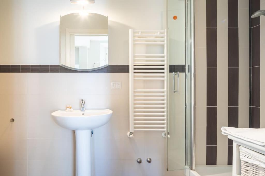 Small & Charming 1-Br Apt Firenze Bagian luar foto