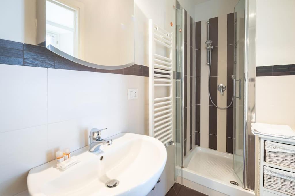 Small & Charming 1-Br Apt Firenze Bagian luar foto