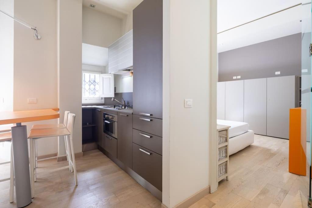 Small & Charming 1-Br Apt Firenze Bagian luar foto